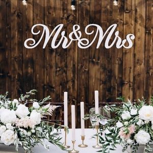 Mr & Mrs wooden sign